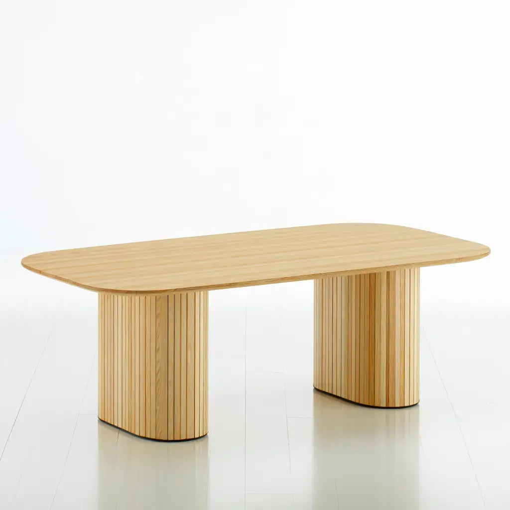 Mesa de centro con tablero orgánico y patas estriadas - beige